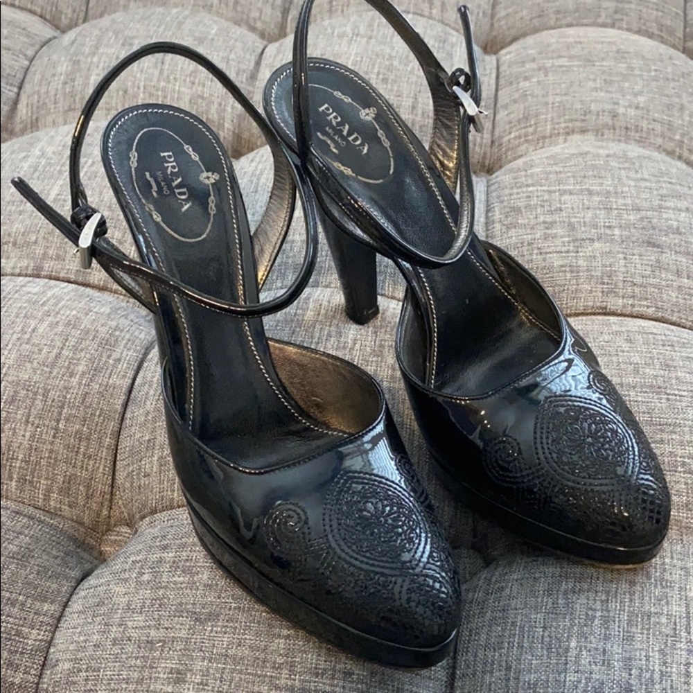 Prada black patent leather heels ❤️